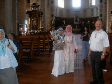 15 Trierfahrt Juni 05 Frauen im Trierer Dom